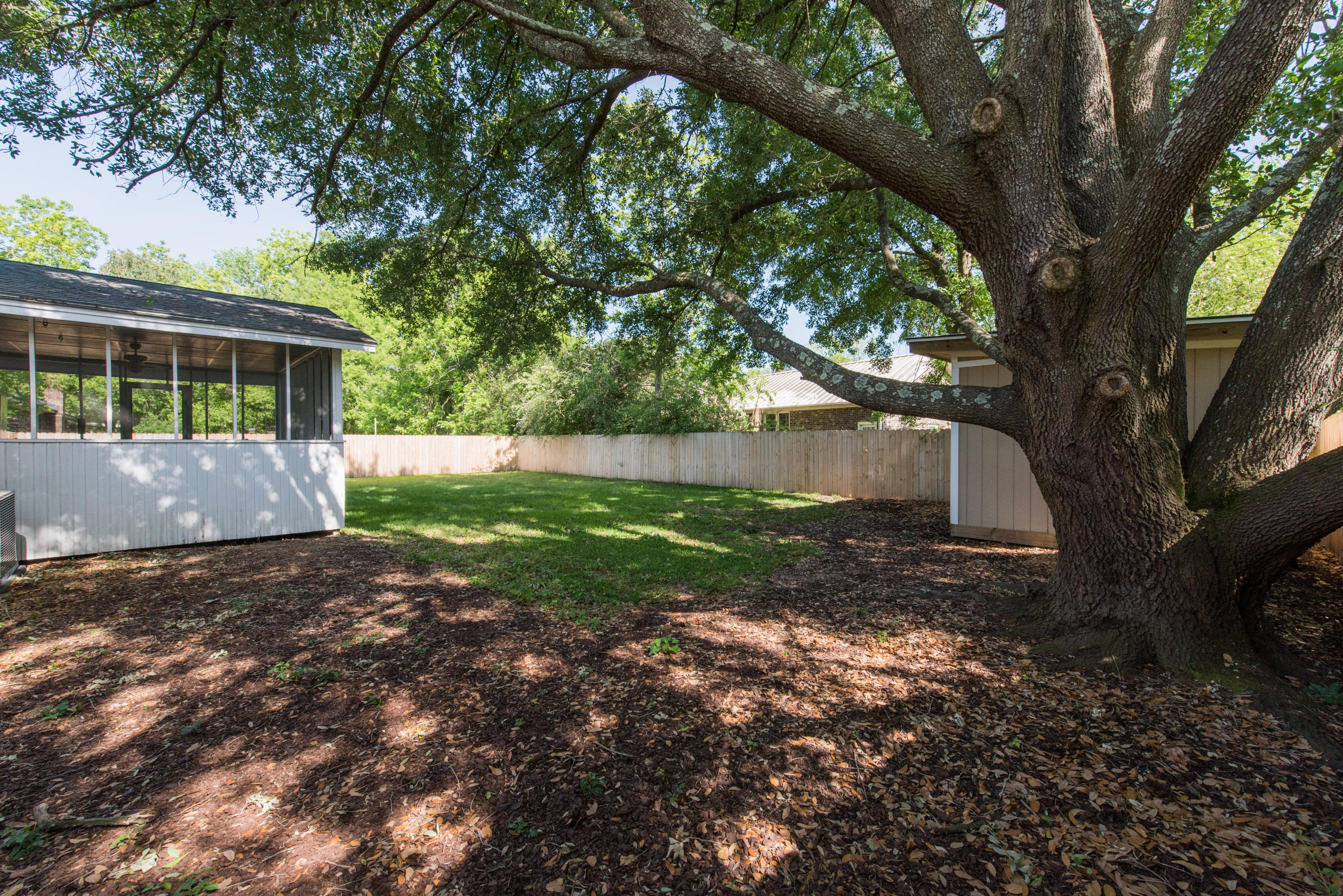 1539 Wakendaw Road Mount Pleasant, SC 29464 - Photo 28 of 28 Rear