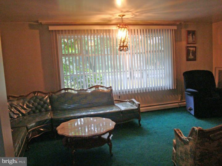 206 Fairway Road Ambler, PA 19002 - Photo 4 of 15 Living Room