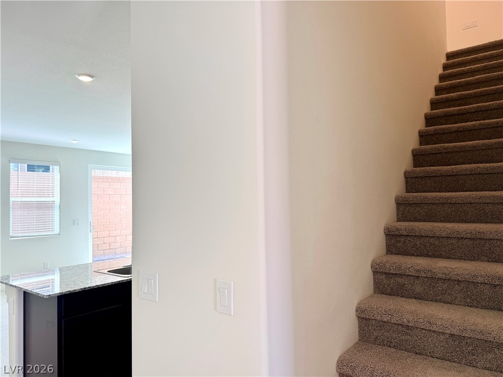 9255 Innot Avenue Las Vegas, NV 89148 - Photo 4 of 48