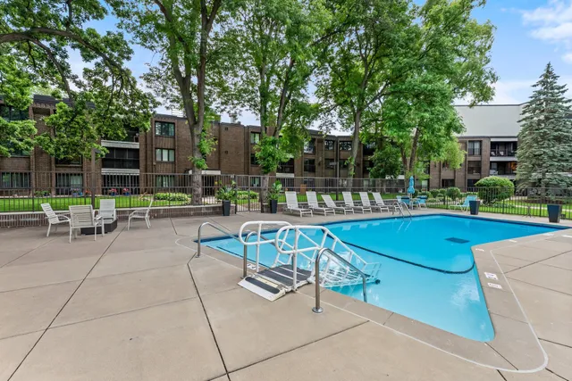 $235,000 | 3412 Oak Ridge Road, Unit 208, Minnetonka, MN 55305