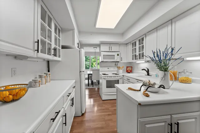 $235,000 | 3412 Oak Ridge Road, Unit 208, Minnetonka, MN 55305