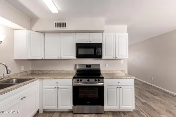 $359,950 | 2112 West Dahlia Drive, Phoenix, AZ 85029