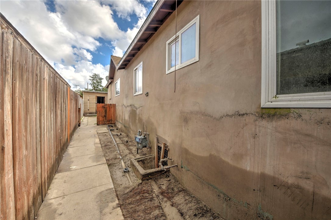 15364 Naranja Avenue Paramount, CA 90723 - Photo 23 of 28 a view of a pathway with a patio