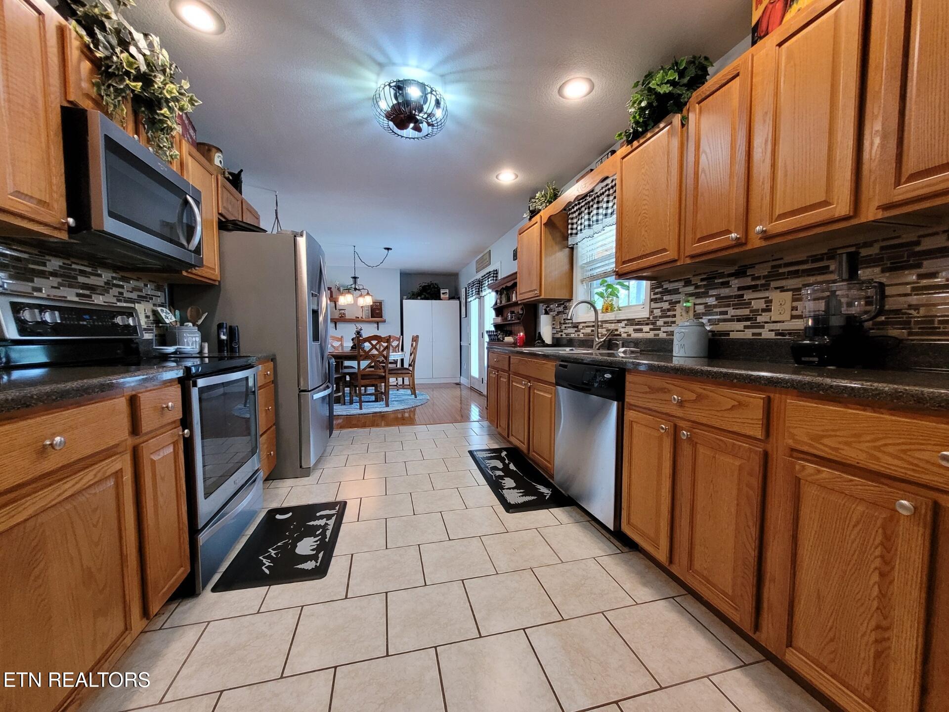 1335 Hodges Bend Road Sevierville, TN 37876 - Photo 8 of 23 Attach185719_20250327_180029