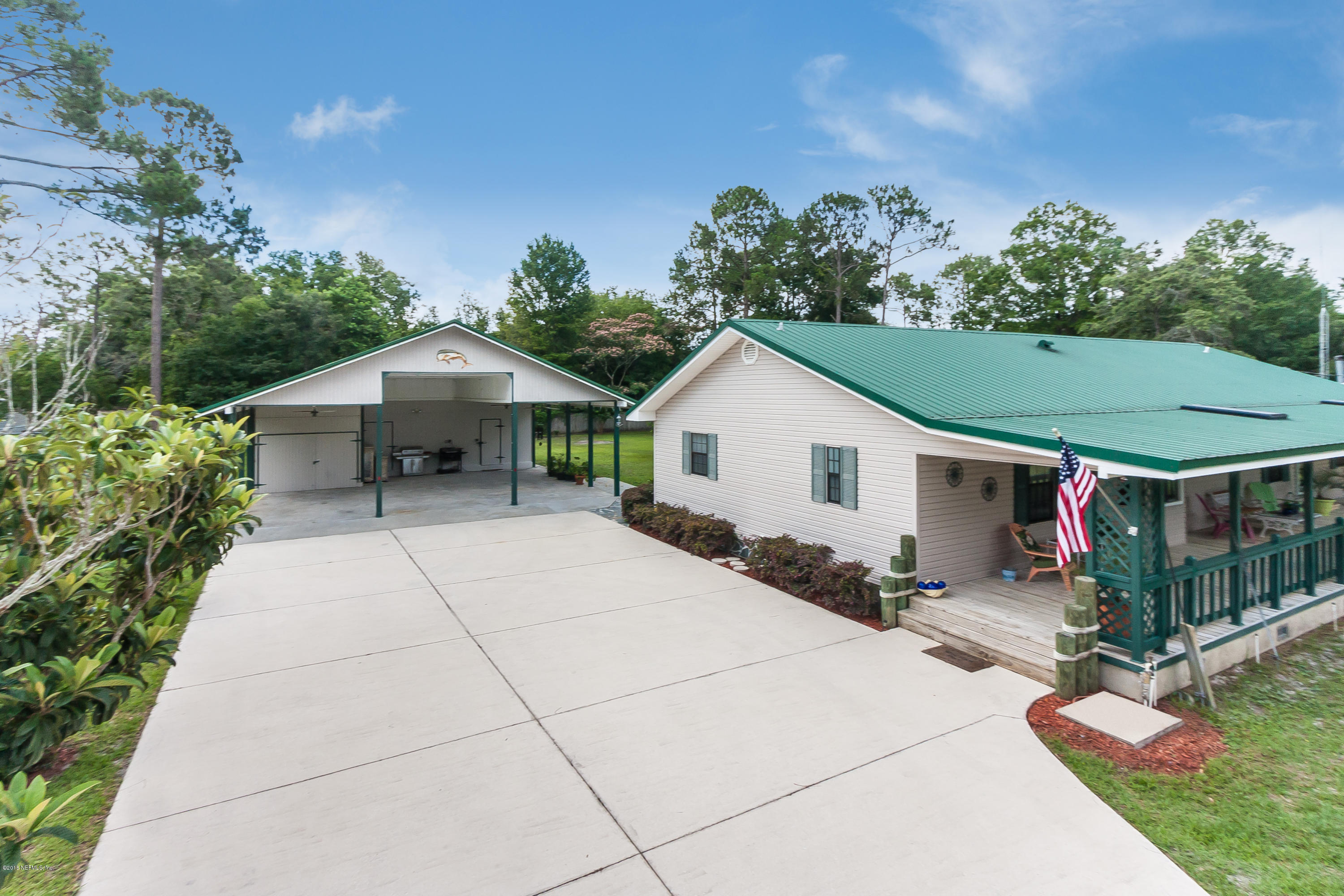 85468 Haddock Road Yulee, FL 32097 - Photo 7 of 49 garage courtyard