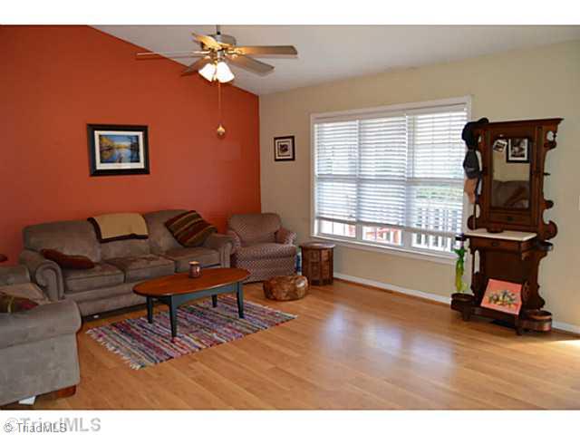 5913 Old Plank Road High Point, NC 27265 - Photo 3 of 16 Living Room.
