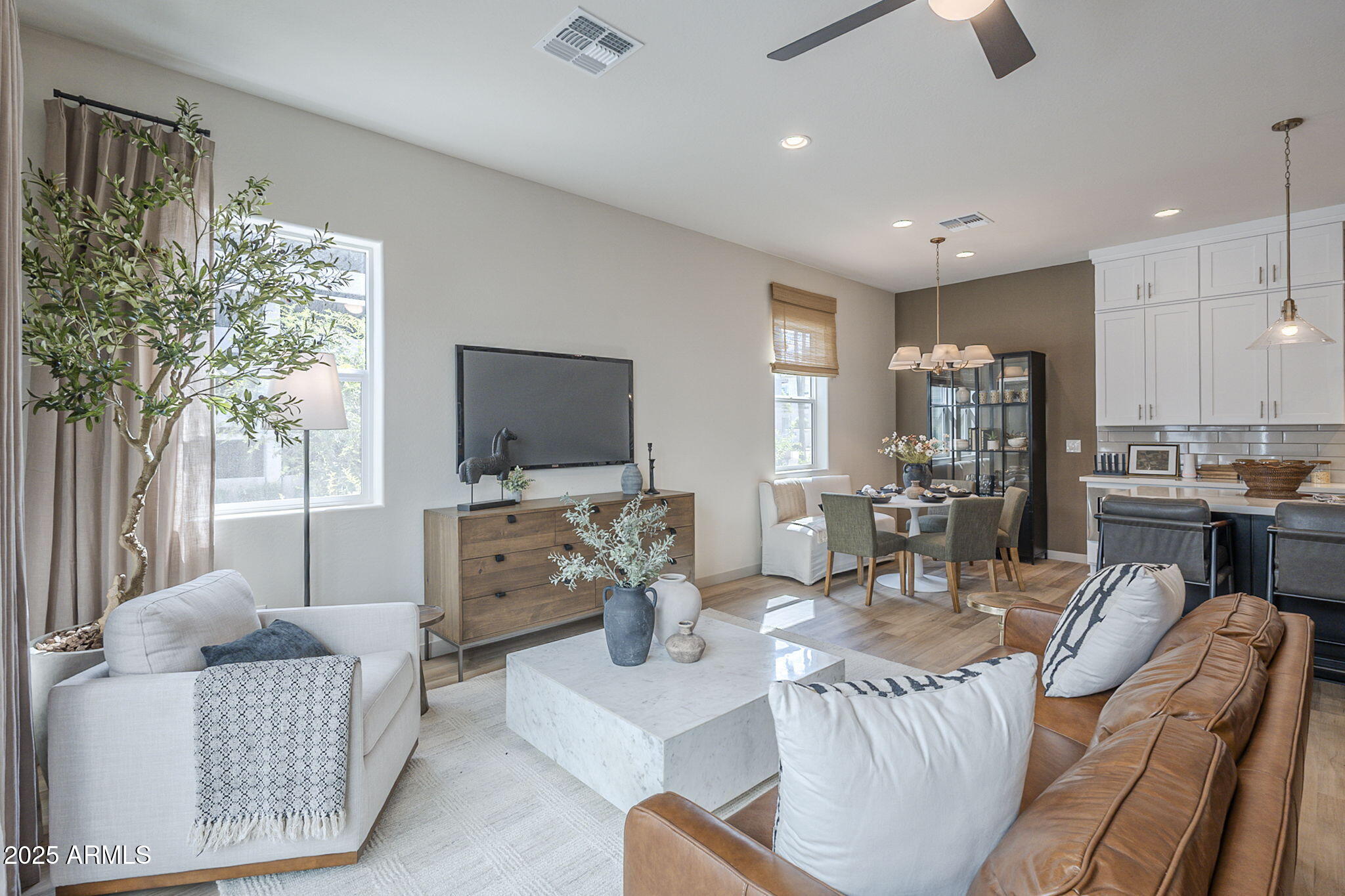 127 West Holcomb Lane Phoenix, AZ 85003 - Photo 13 of 46 111 W HOLCOMB Lane