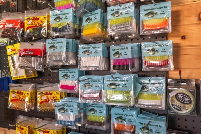 $525,000 | 1610 Highway 64, Tunas, MO 65764