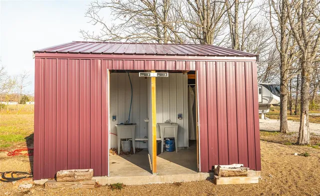 $525,000 | 1610 Highway 64, Tunas, MO 65764