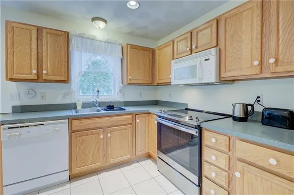$349,000 | 25 Hyde Avenue, Unit 25, Pawtucket, RI 02861