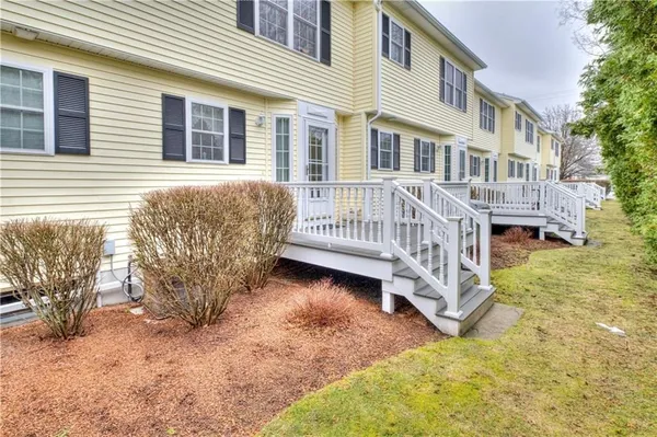 $349,000 | 25 Hyde Avenue, Unit 25, Pawtucket, RI 02861