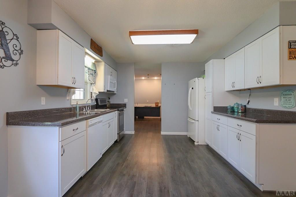391 Country Club Road Camden, NC 27921 - Photo 4 of 42 Updated kitchen