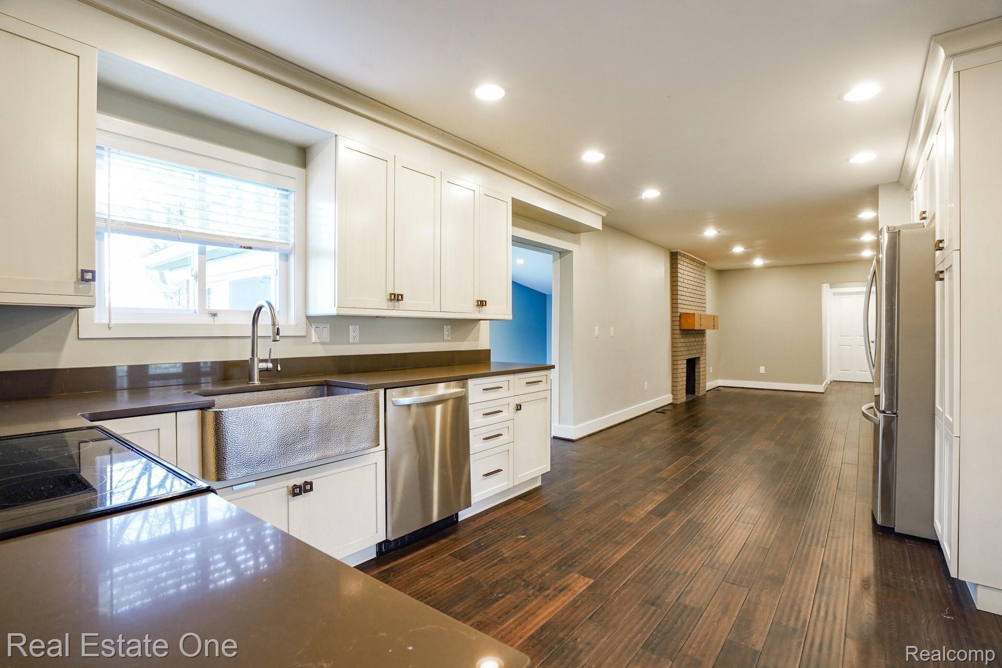 5382 Ridge Court Troy, MI 48098 - Photo 10 of 47 5382-Ridge-Ct-18.JPG