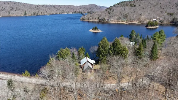$289,900 | 2923 South Lake Road, Ohio, NY 13338