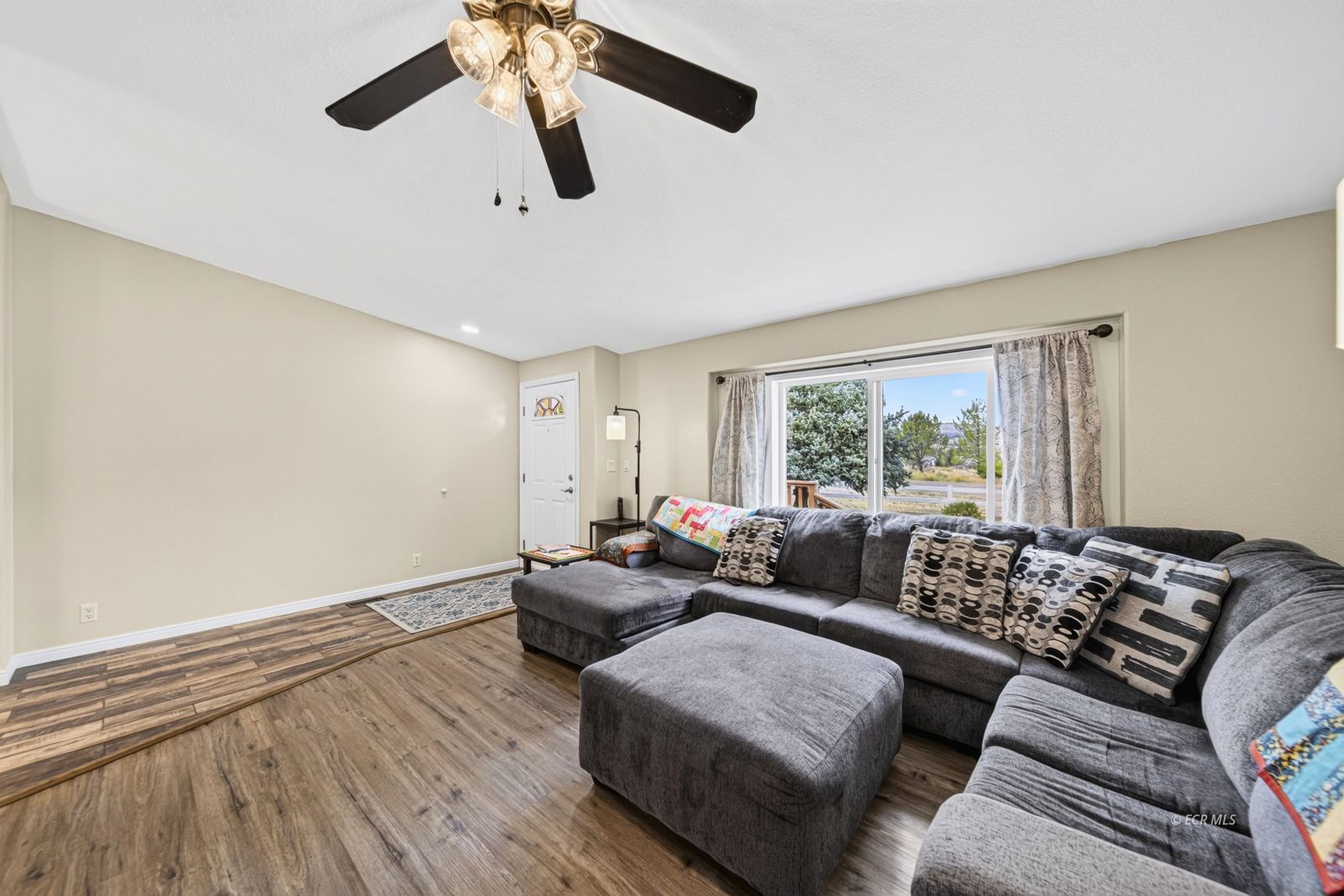 933 Spring Valley Parkway Spring Creek, NV 89815 - Photo 13 of 46 Gallery Image 13