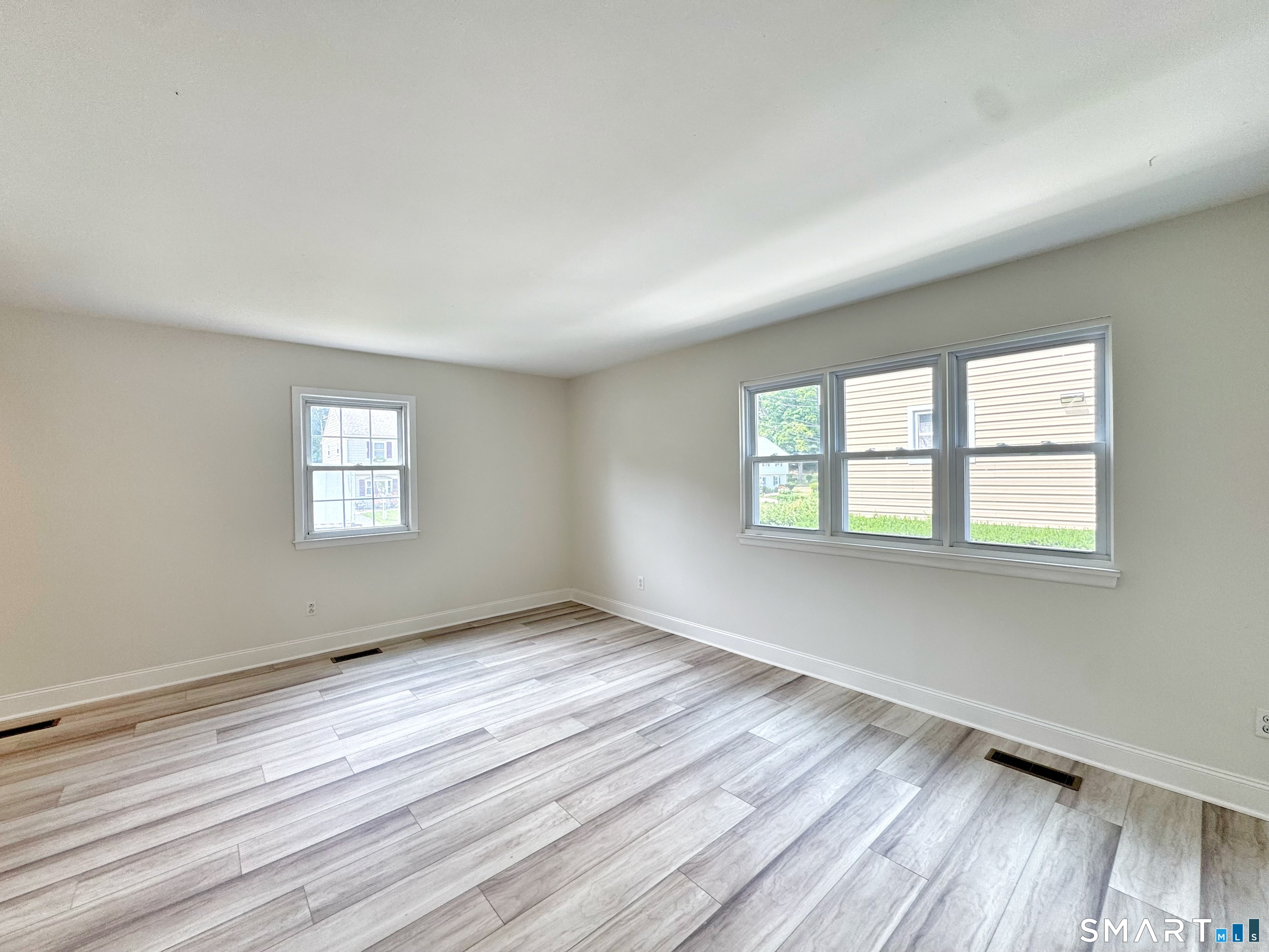10 Harvann Road Norwalk, CT 06850 - Photo 7 of 35