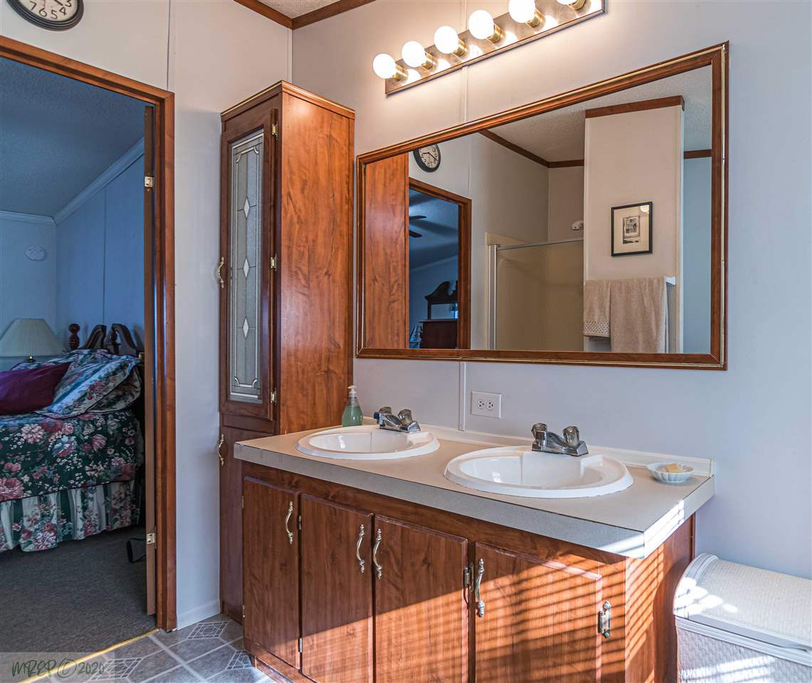 952 Woodruff Road Selma, NC 27576 - Photo 14 of 30 Master Bathroom