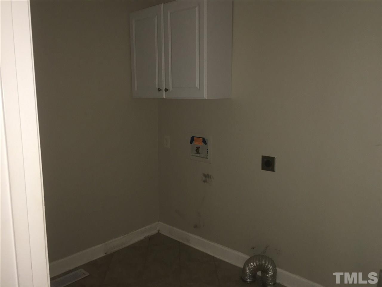 1425 Goodwin Road Apex, NC 27523 - Photo 6 of 23 a close up of a wall