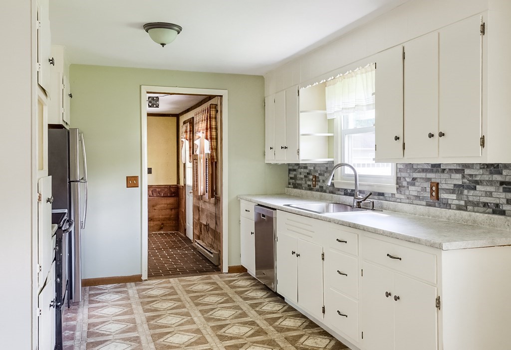 2 Birchwood Road Rutland, MA 01543 - Photo 4 of 34