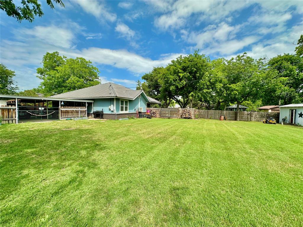 121 North Homer Street Ranger, TX 76470 - Photo 5 of 37