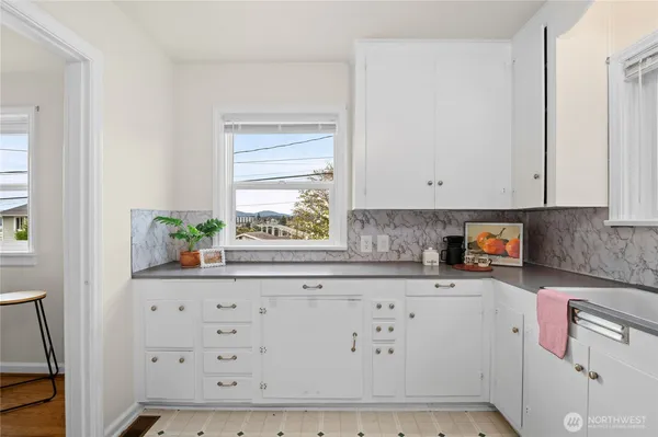 $410,000 | 1110 Hayward Avenue, Bremerton, WA 98310