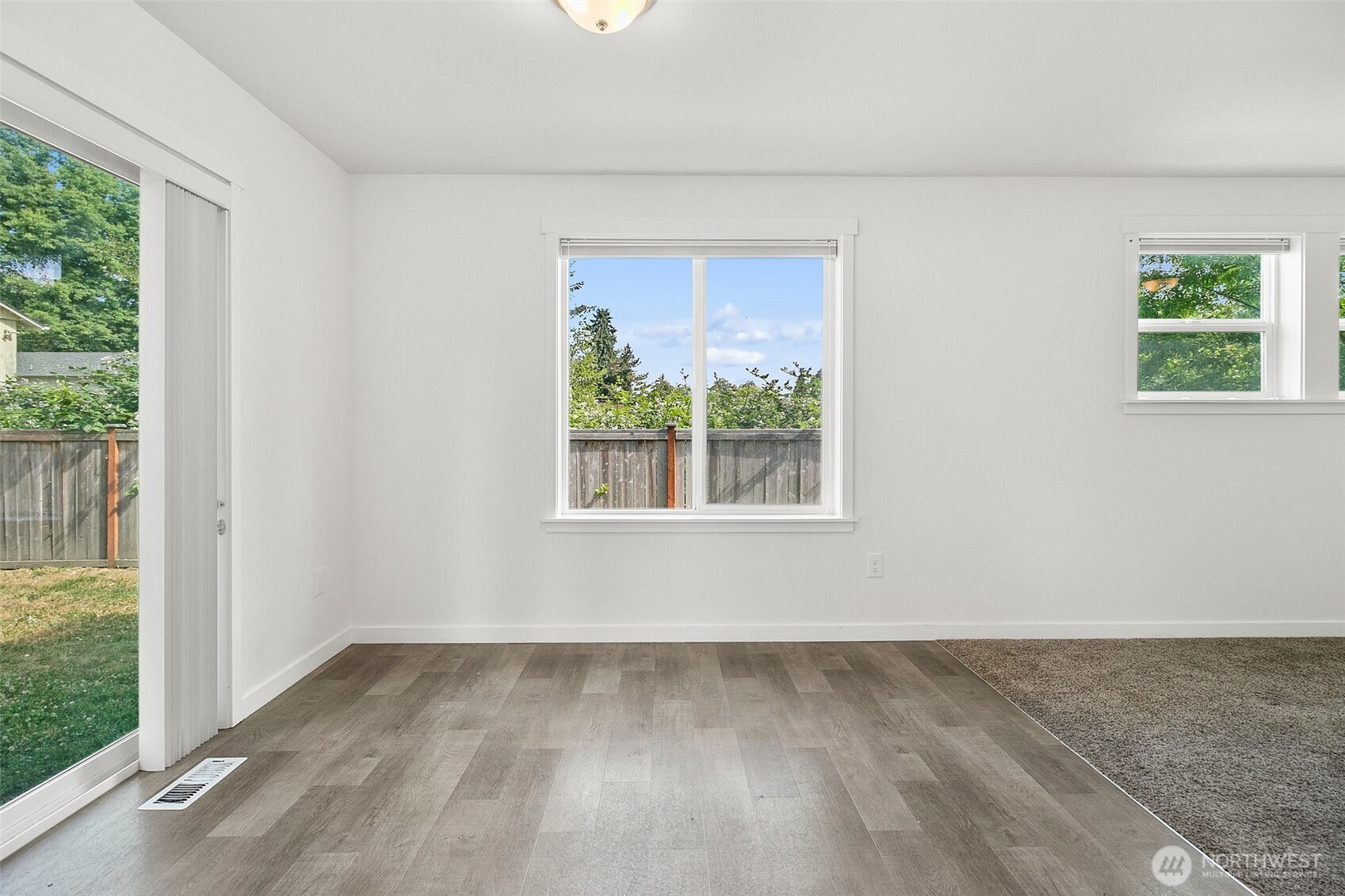 709 3rd Avenue South Kent, WA 98032 - Photo 13 of 26 an empty room with a window