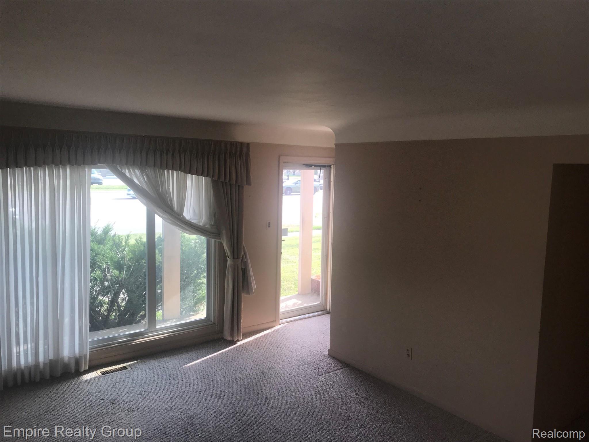 26944 Ford Road Dearborn Heights, MI 48127 - Photo 14 of 49 60355CAA-66DA-47AB-929D-1E6CC2E83ACE.jpeg