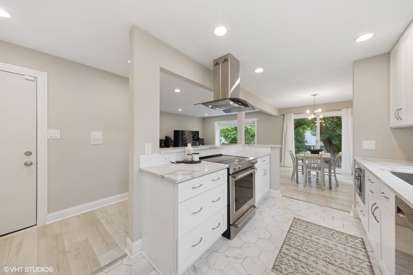 486 Old Surrey Road, Unit B Hinsdale, IL 60521 - Photo 15 of 31 Gallery Image 15
