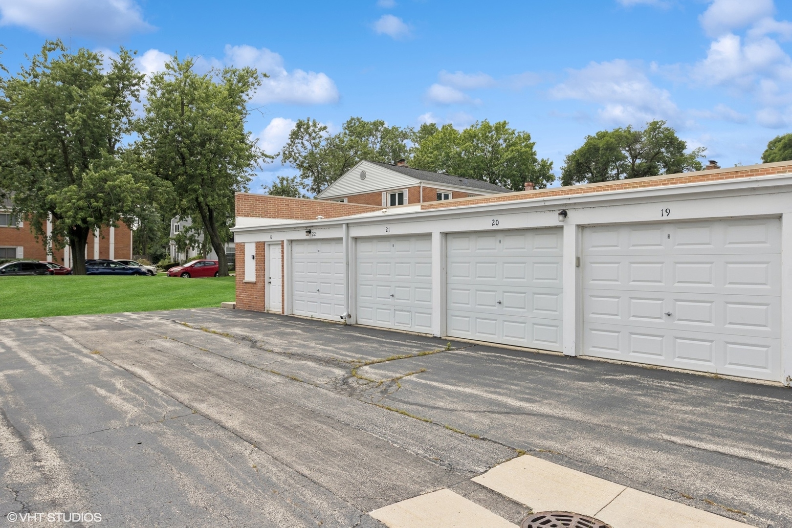 486 Old Surrey Road, Unit B Hinsdale, IL 60521 - Photo 27 of 31 Gallery Image 27