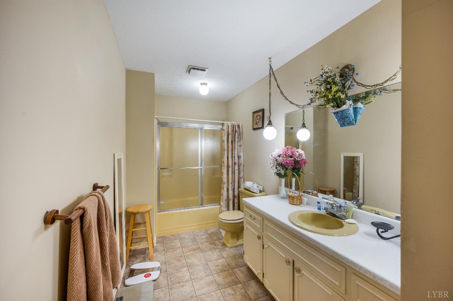 243 Quail Ridge Drive Altavista, VA 24517 - Photo 21 of 46 Gallery Image 21