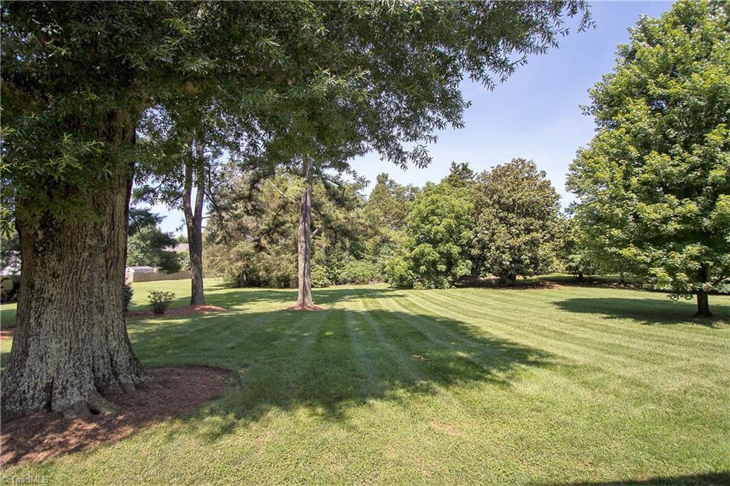 369 Mountain View Road King, NC 27021 - Photo 9 of 30 Gallery Image 9