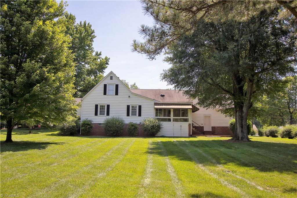 369 Mountain View Road King, NC 27021 - Photo 10 of 30 Gallery Image 10