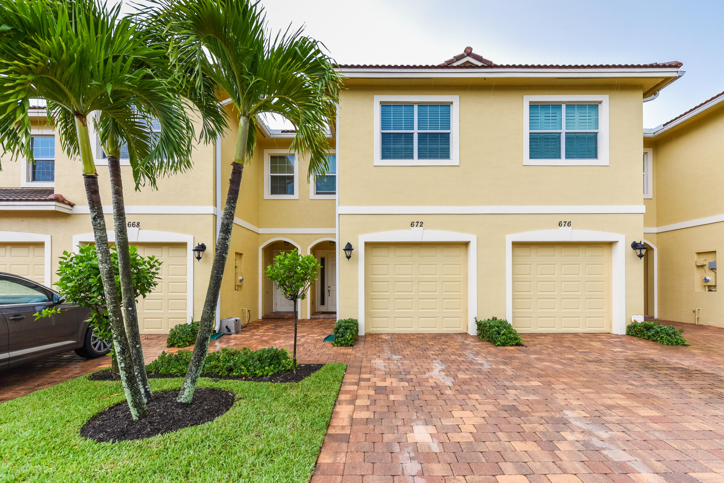 672 Southwest Glen Crest Way Stuart, FL 34997 - Photo 1 of 30 672 SW Glen Crest Way_Selene LaFazia_5