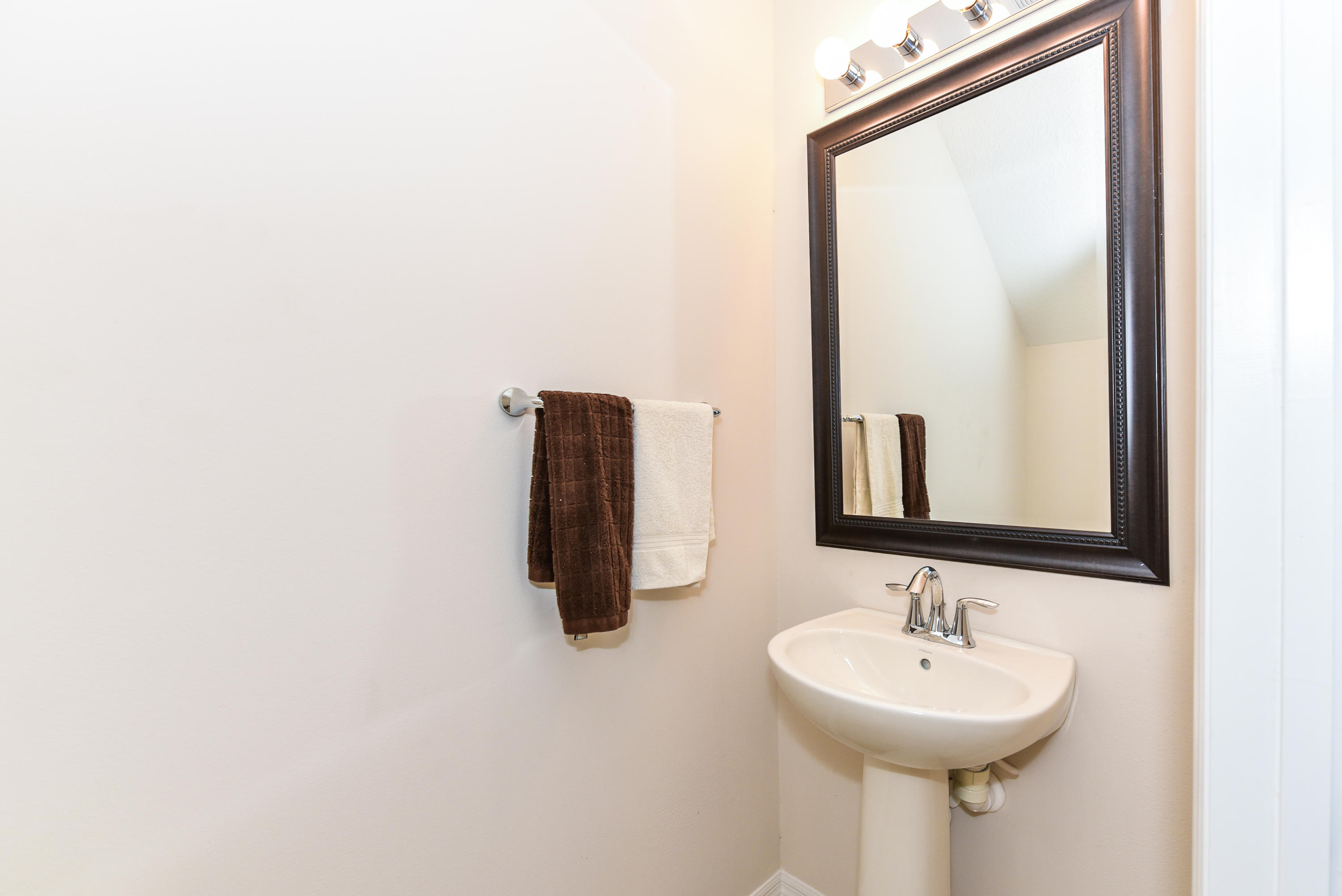 672 Southwest Glen Crest Way Stuart, FL 34997 - Photo 13 of 30 672 SW Glen Crest Way_Selene LaFazia_15