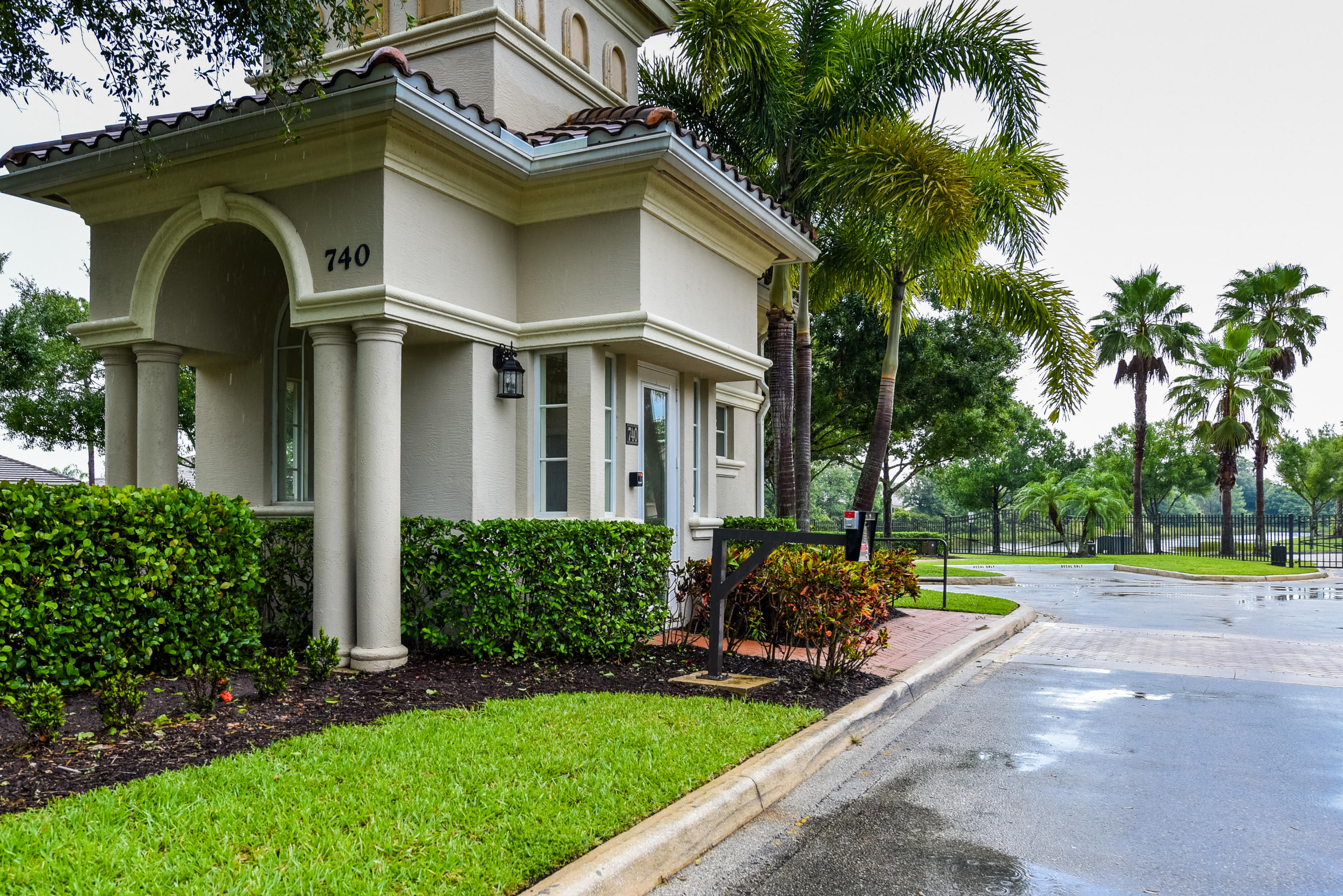 672 Southwest Glen Crest Way Stuart, FL 34997 - Photo 29 of 30 672 SW Glen Crest Way_Selene LaFazia_2