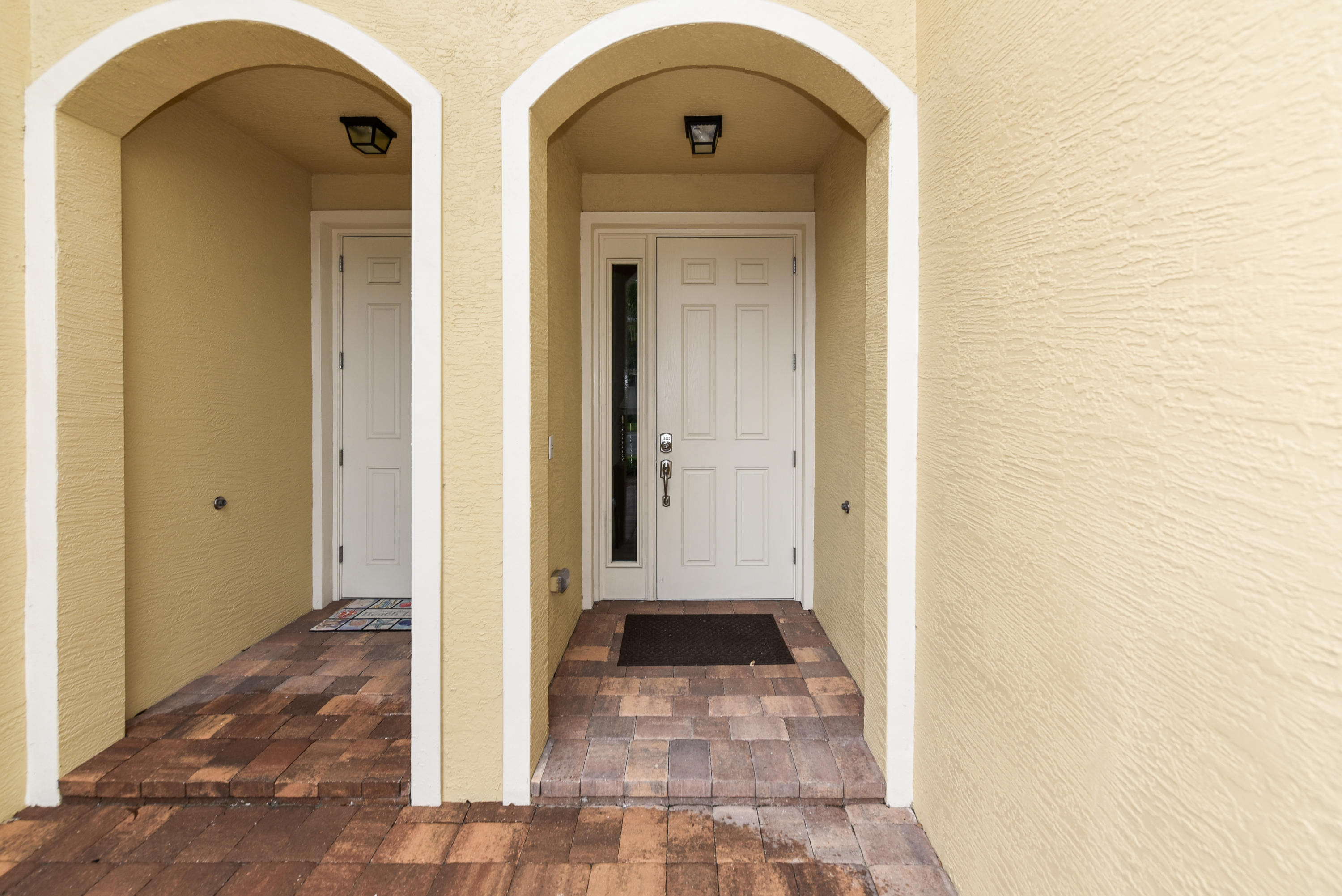 672 Southwest Glen Crest Way Stuart, FL 34997 - Photo 3 of 30 672 SW Glen Crest Way_Selene LaFazia_7