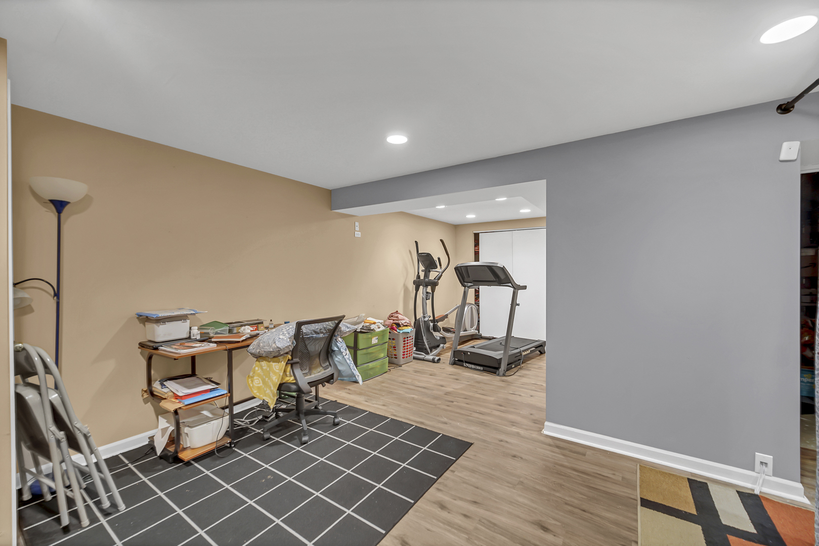 2470 Palazzo Court Buffalo Grove, IL 60089 - Photo 27 of 31 a view of a room with gym equipment