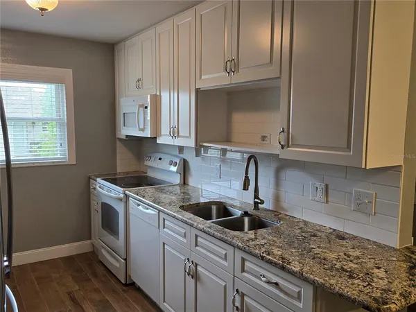 $152,500 | 233 Elmwood Avenue, Unit 290, DeLand, FL 32724