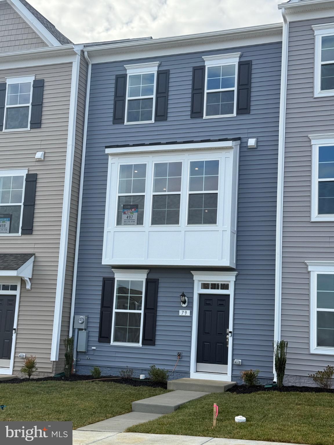 Charming townhouse with modern appeal.