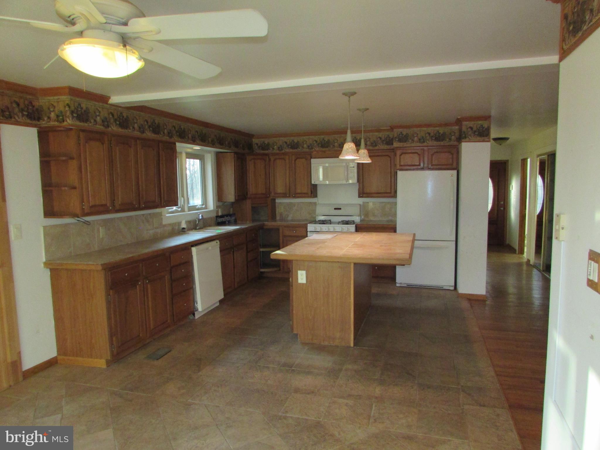 393 Silver Run Valley Road Westminster, MD 21158 - Photo 11 of 30 Kitchen