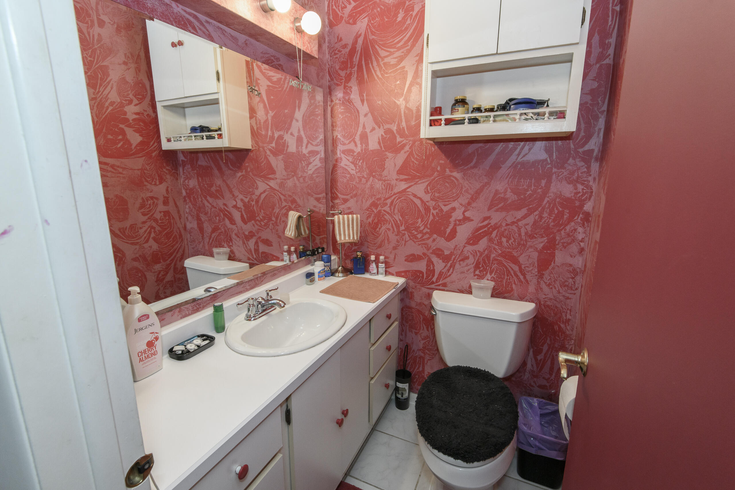 2130 Good Hope Road, Unit 12 Glendale, WI 53209 - Photo 21 of 34 Primary Bath