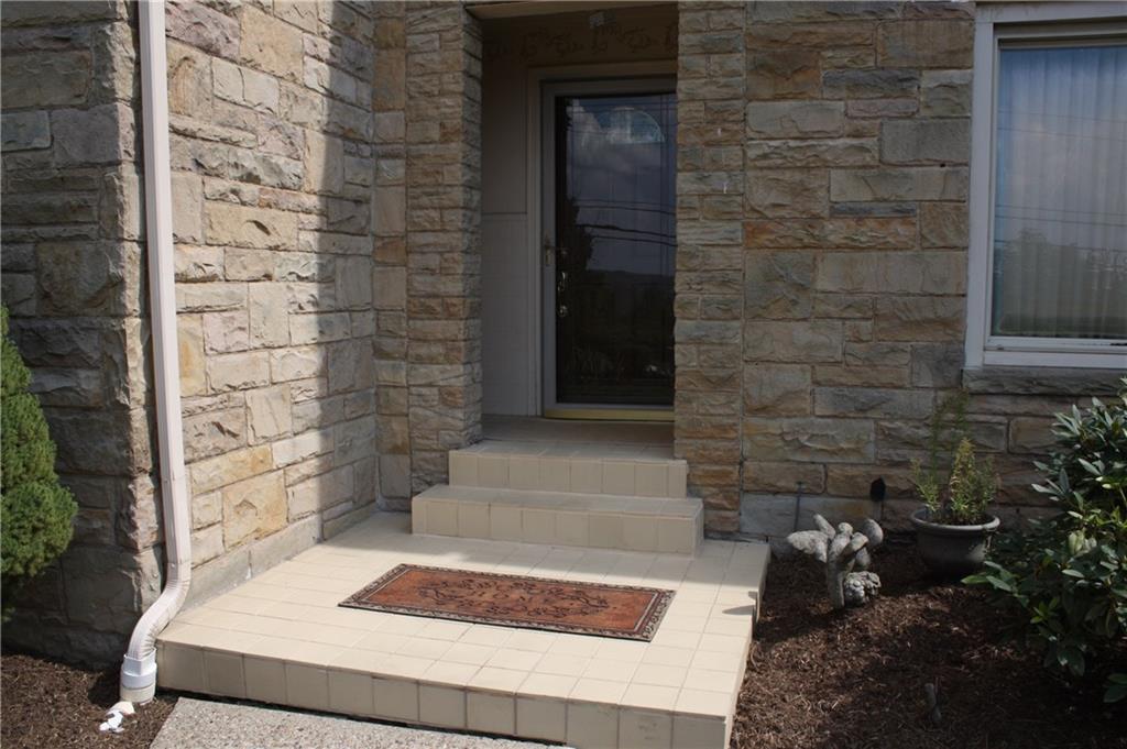 33 Swallow Hill Road Carnegie, PA 15106 - Photo 2 of 22 Gallery Image 2