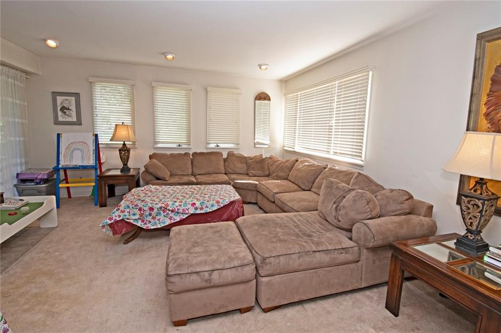 33 Swallow Hill Road Carnegie, PA 15106 - Photo 11 of 22 Gallery Image 11
