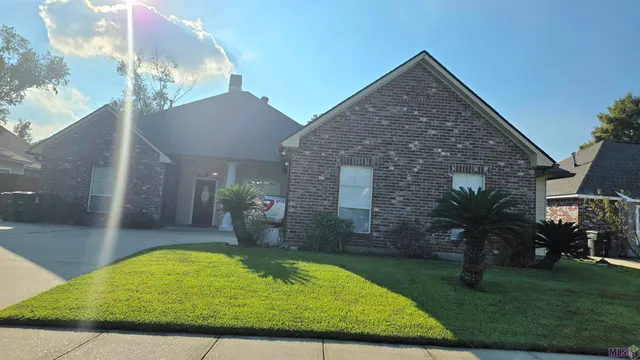 $2,000 | 282 Allan Drive, Baton Rouge, LA 70815