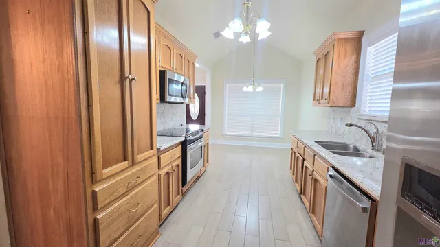 $2,000 | 282 Allan Drive, Baton Rouge, LA 70815