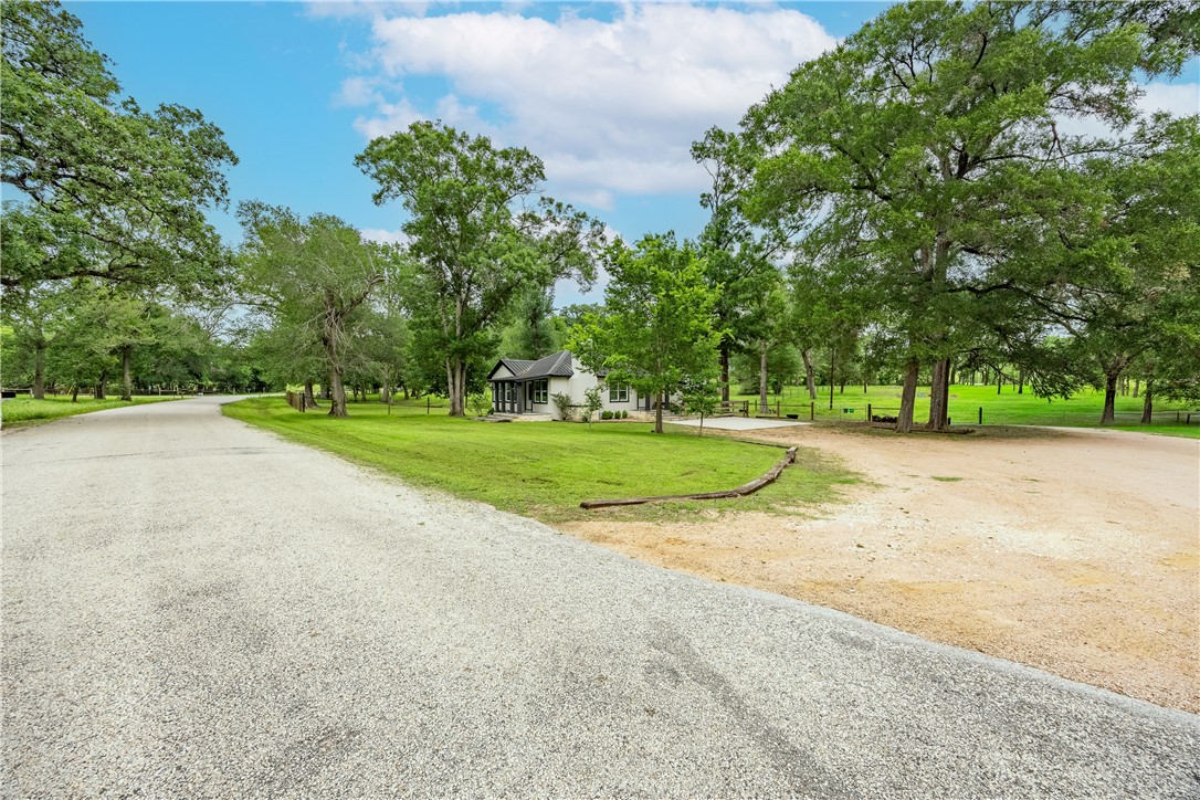 2283 Tigerpoint Road Brenham, TX 77833 - Photo 5 of 27 a view of a basketball court