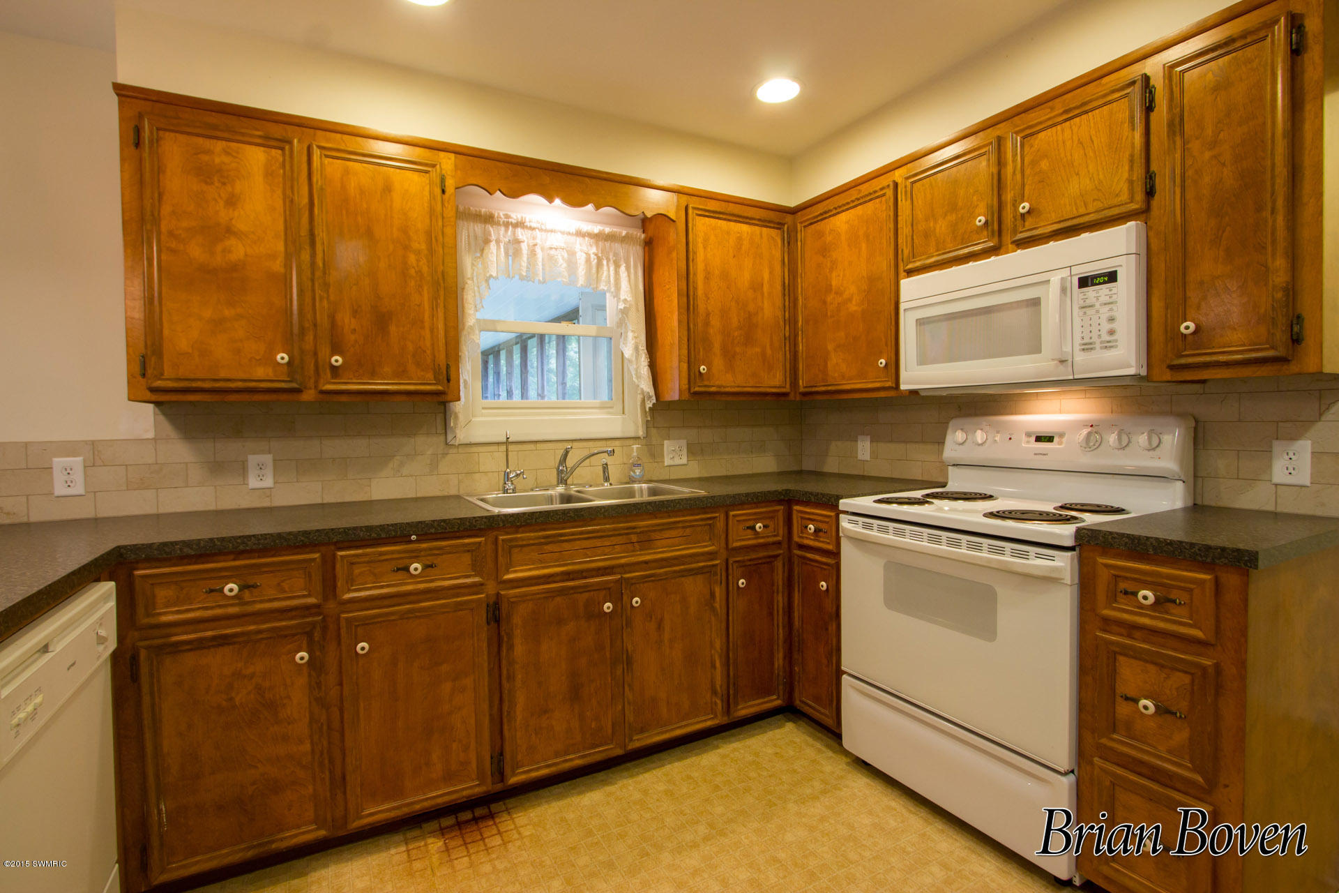 6040 10 Mile Road Northeast Rockford, MI 49341 - Photo 6 of 36 _MG_3847