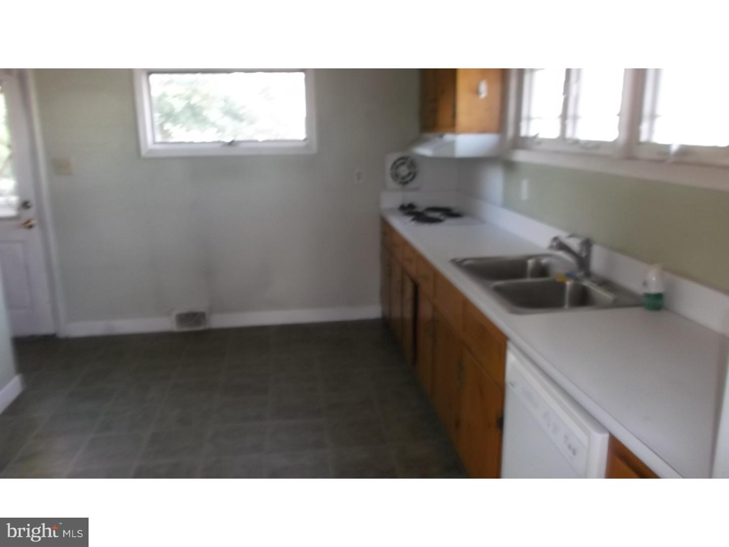 129 Kinsman Road Florence, NJ 08518 - Photo 8 of 18 Gallery Image 8