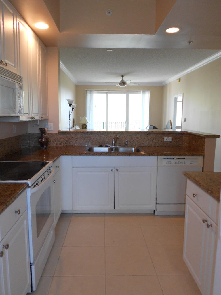 27 Royal Palm Way, Unit 505 Boca Raton, FL 33432 - Photo 3 of 12 BB 27 505