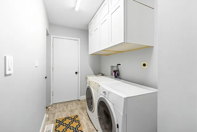 $440,000 | 1189 Grissom Trail, Elk Grove Village, IL 60007